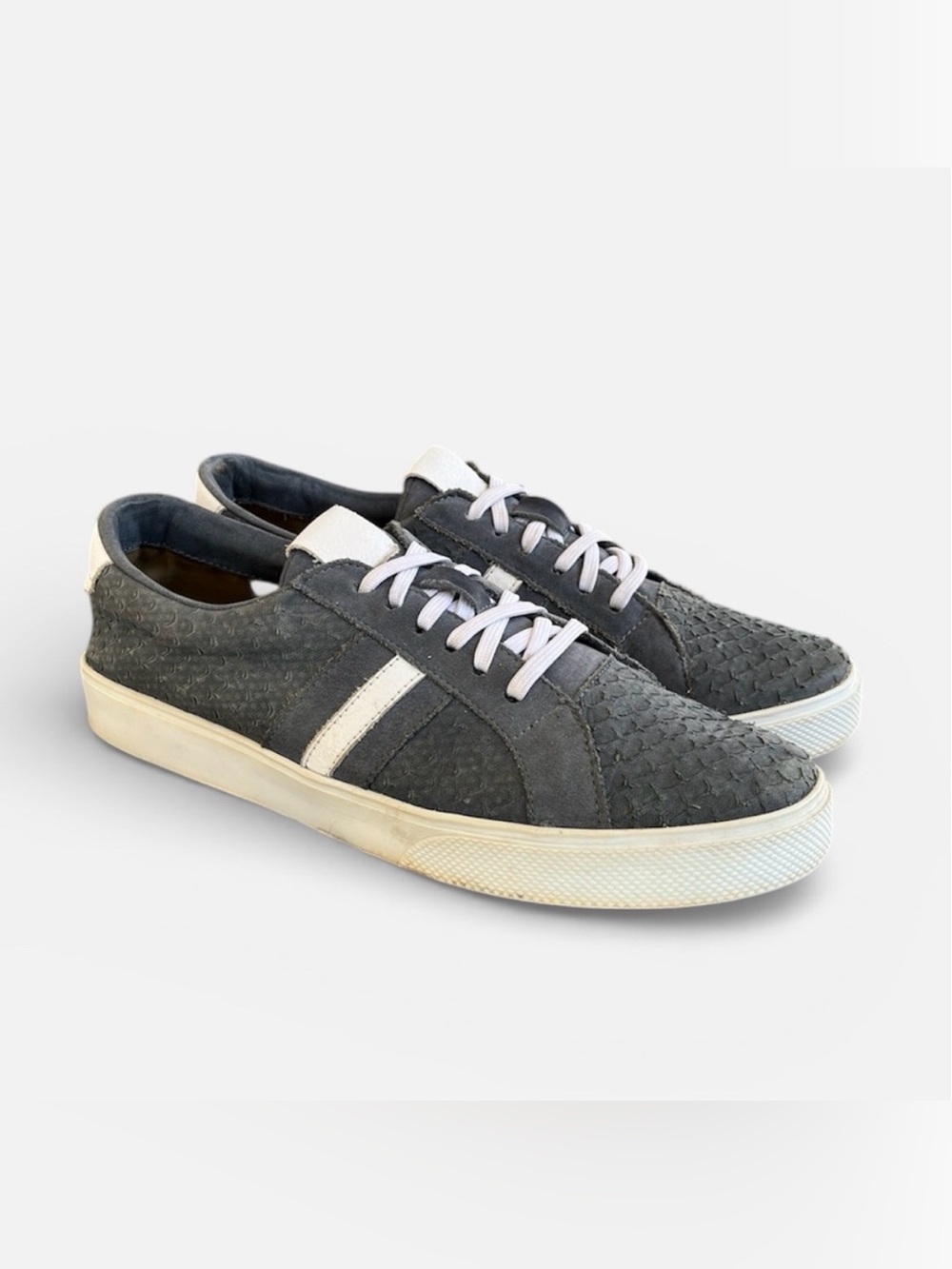 Kaanas x Anthropologie "Tatacoa" Contrast Stripe Sneakers - Gray/White Size 9